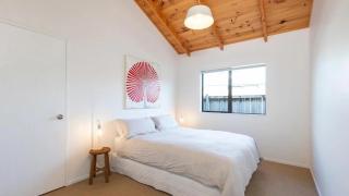 Omaha's Shore Thing - 7