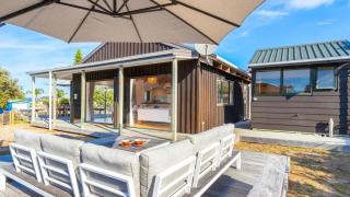 Omaha's Shore Thing - 5