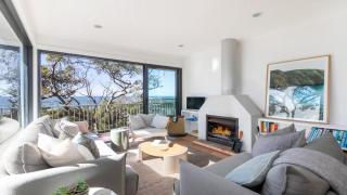 Great Views, Easy Walk To Beach and Bay In Bush Setting - 8