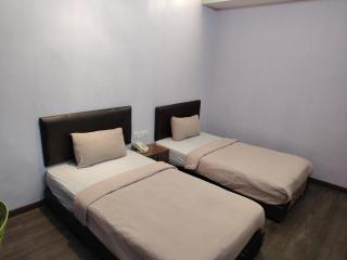 Newland Hotel by Ardens - Taman Pelangi, Johor Bahru - 1