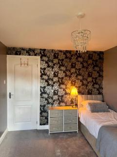 Home in between Bath and Bristol - Sleeps 9 guests - 7