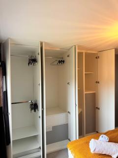 Home in between Bath and Bristol - Sleeps 9 guests - 4