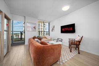 2BR Apt in Proximity Hamilton with Carpark - 9