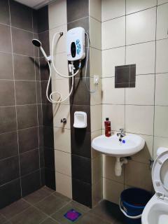 Ryhan-Cha Homestay near Afamosa Waterpark - 1