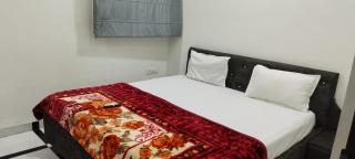 Crown Hotel and Restaurant - 2