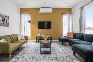Spacious 4BR, 4.5BA Private Retreat Near LAX and DTLA - 3