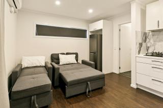 Modern 1 Bed Smart Flat in Upper Hutt with Full Kitchen, Parking - 5 minutes to Brewtown - Upper Hutt - 4