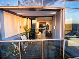 3Bed Apt in Queen's Wharf - level 33 City and Riverview with Carpark - 8