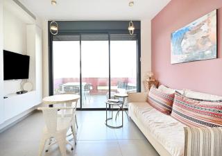 Cozy 2BR with Balcony and Mamad on Dizzengoff by HolyGuest - Tel Aviv - 3