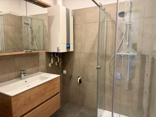 Modern 3 Bedroom Apartment with Balcony - 2