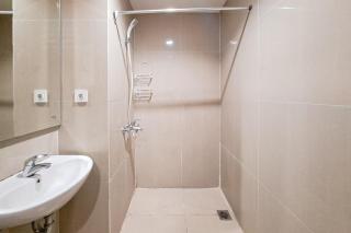 Nice and Elegant Studio at Paramount Skyline Apartment By Travelio - 2