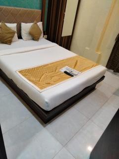 Hotel Avone Near T2 International Airport Mumbai - 8