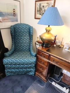 Entire 2BR, centrally-located, w/parking! - 2