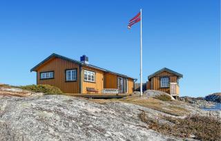 Nice Home In Sauøya With House Sea View - 1