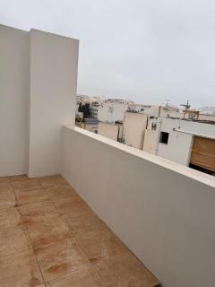 Large Penthouse In Cenrtal Area - Gżira - 8