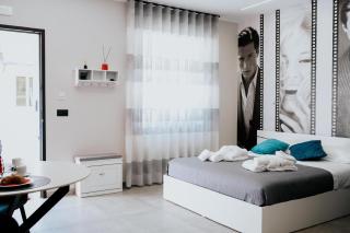 Guest Star Apartments - 1