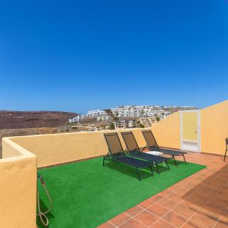 Private Solarium Home - Terrace & Beach Views - 6