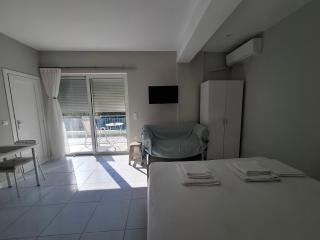Bright apartment with balcony - 2
