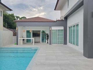 J-O-Y Private Pool Villa - Modern Design - 5