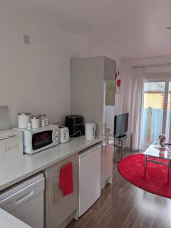 Colchester Town, modern, detached, guest house - 8
