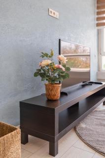 MaxiHomes & Cozy Stay by Hadrian Gate - 1