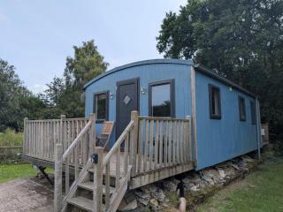 Tranquil Cabin Retreat in Welshpool - 0