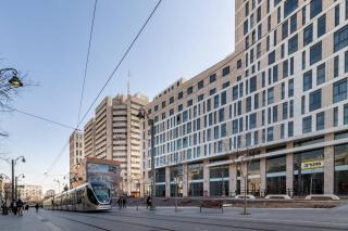 Stylish 2BR Apartment with Parking & Views in Jaffa Street - 7