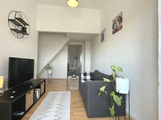 City Apartment-best Location! - 0