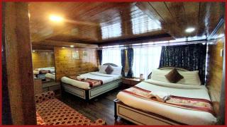 A Top Rated Hotel B-R-O-A-D-A-Y - Mall Road - Luxury & Spacious Room - Book Now - 5