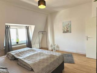 City Apartment-best Location! - 5