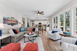 Sandy Beach, 2 King Suites, Game Rooms and Views! - 4