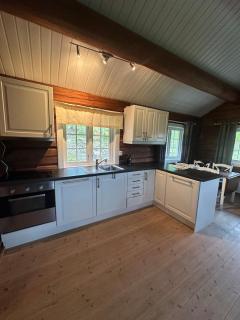 Peaceful cabin with secluded location - 4