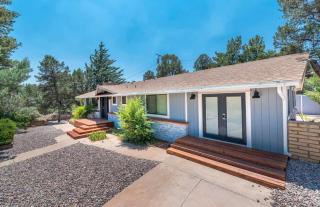 Red Rock Retreat with Amazing Patio and Hot Tub for family - 6