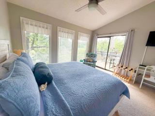 REFLECTIONS 2BD2BABalconyPoolsHottub-4PP - 7