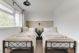 Barefoot & Board Stevenage - Shephall - 7