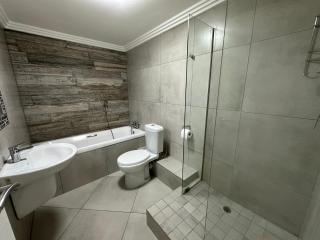 Umhlanga Ridge 3-Bedroom Luxury Apartment - 1