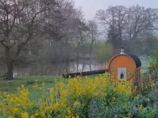 offgrid showmans caravan - 2