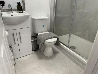 Delightful Self Contained Garden View Retreat - Wincobank - 8