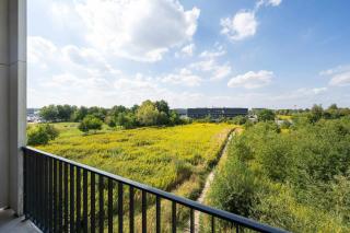 Elegant Studio with Air Conditioning Near the Airport in Wroclaw by Noclegi Renters - 8