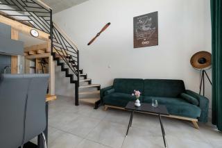 Elegant Studio with Air Conditioning Near the Airport in Wroclaw by Noclegi Renters - Wrocław - 2