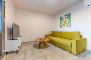 Azure Sofia - Grounded - 1