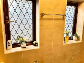 Charming 2 Bedroom House in Central London - 8