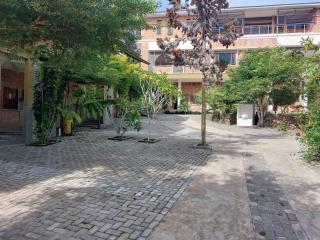 Gondang Sivali Hotel - Tomok - 2