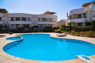 MARIA HOSTEL FOREIGNERS ONLY-CRISS RESORT-NAAMA BAY-CITY CeNTER - 1