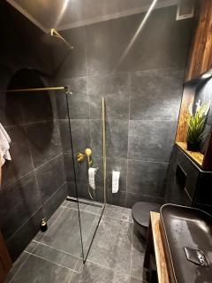 INDIVIDUALliving 2 zimiski central - 6