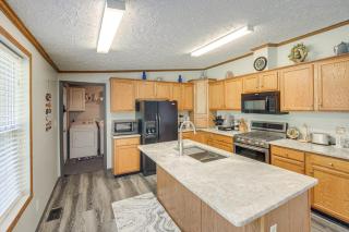 1 Mi to Geneva SP Family Home with Game Room and Yard - 2