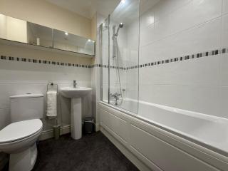 Spacious 5BR, Cheltenham Town centre, inc parking - Cheltenham - 7