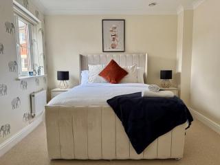 Spacious 5BR, Cheltenham Town centre, inc parking - Cheltenham - 3
