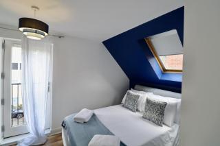 Spacious 4-Bed Home in Bracknell - 9