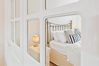 Polmont Haven: Spacious 4- Bedroom Retreat - 3